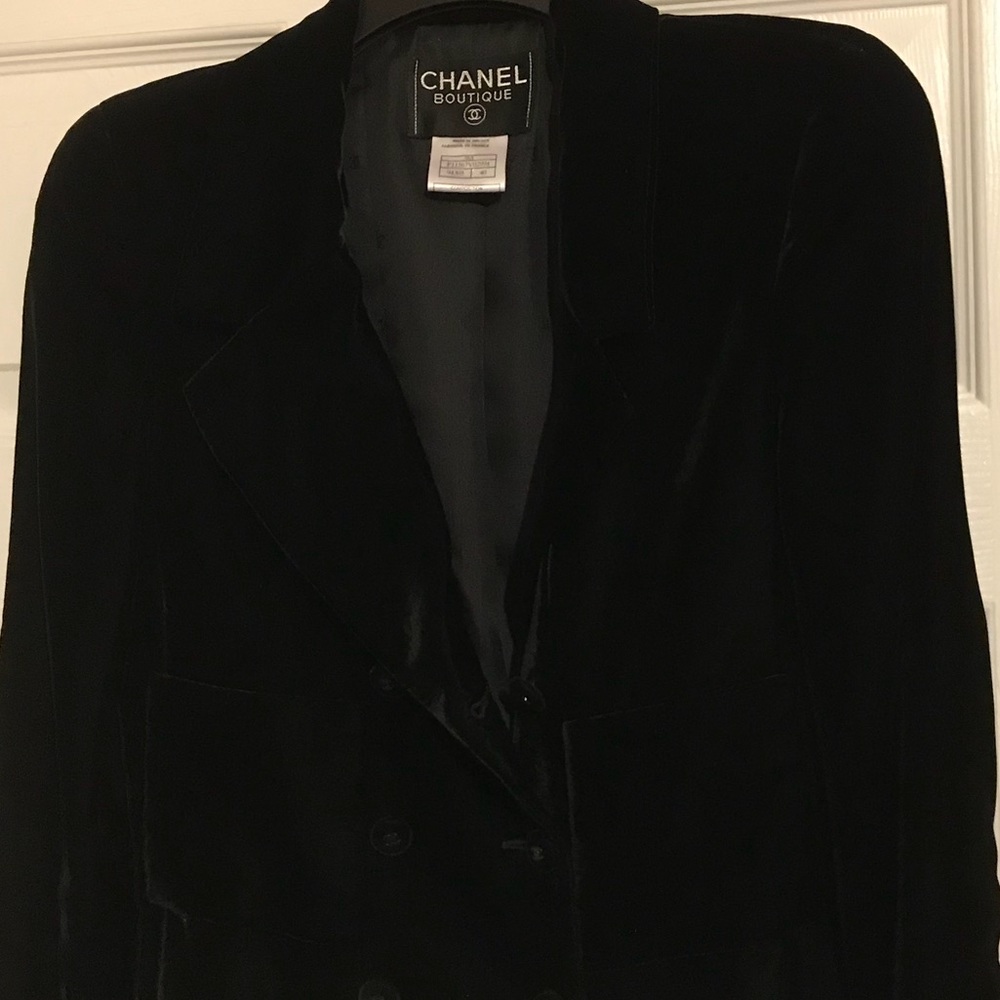 CHANEL suit